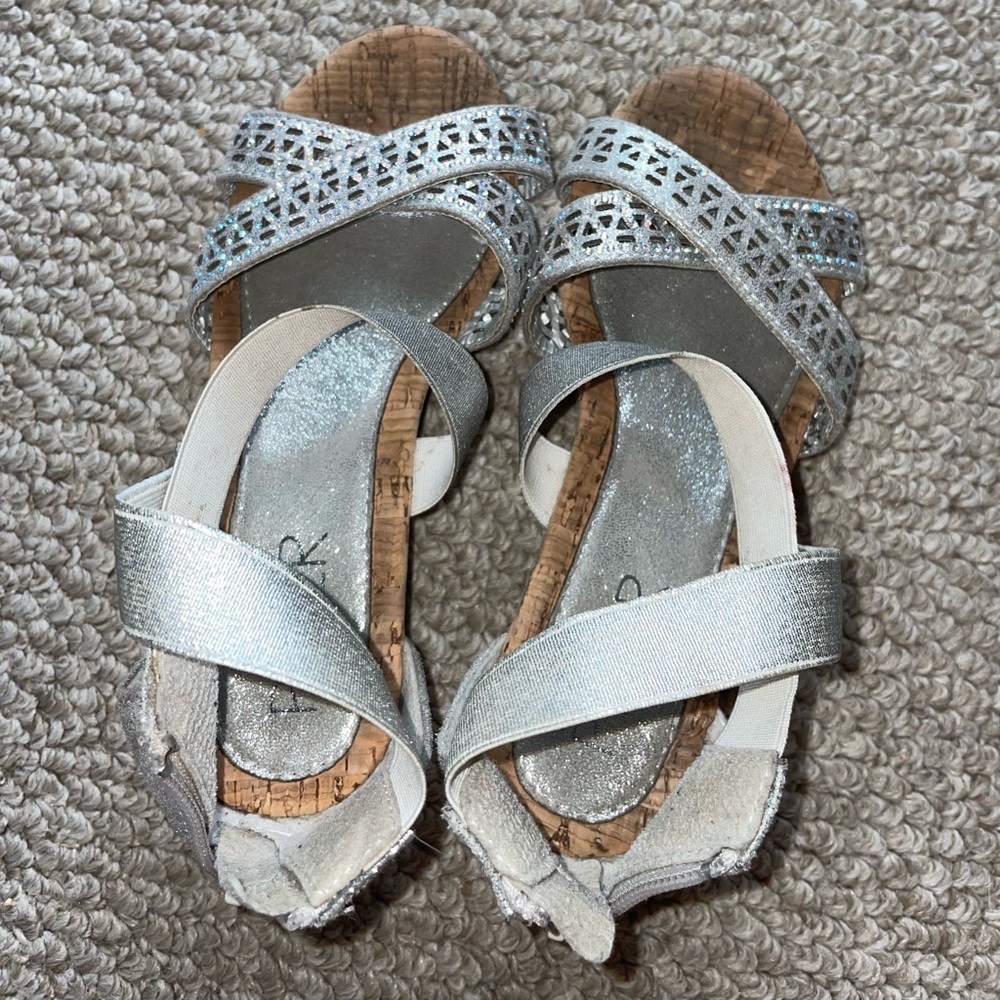 Little girl dress shoes (size 13)